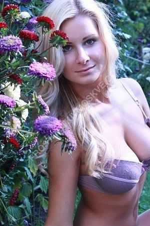 Ира, метро Третьяковская