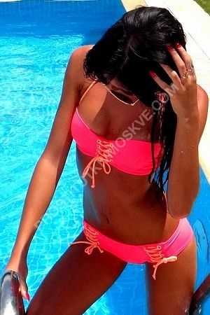 Аня, метро Боровицкая