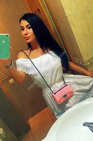 Аня, метро Рижская