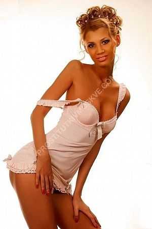 Стася, метро Парк культуры