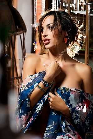 Лина, метро Полянка