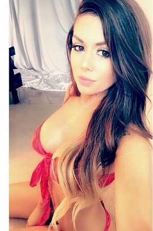 Лора, метро Профсоюзная