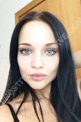 Даша, метро Улица 1905 года