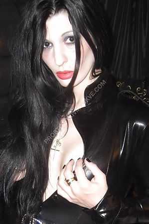 Лили, метро Дубровка