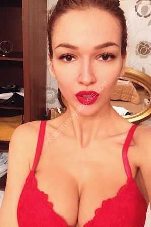 Алёна, метро Зорге