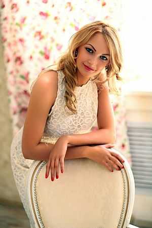 Анюта, метро Алма-Атинская