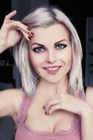 Света, метро Сходненская