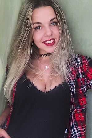 Света, метро Чертановская