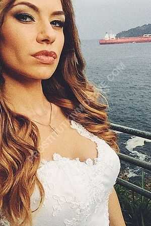 Ира, метро Третьяковская