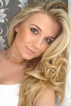 Ира, метро Выставочная