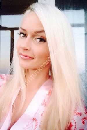 Лия, метро Киевская