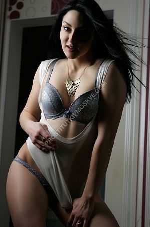 Валентина, метро Римская