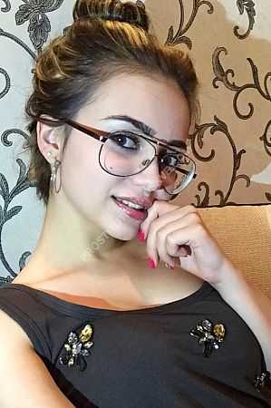 Оксана, метро Спартак