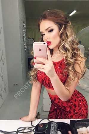 Милана, метро Коломенская