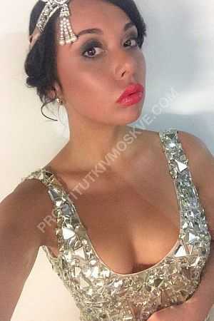 Дарина, метро Чкаловская