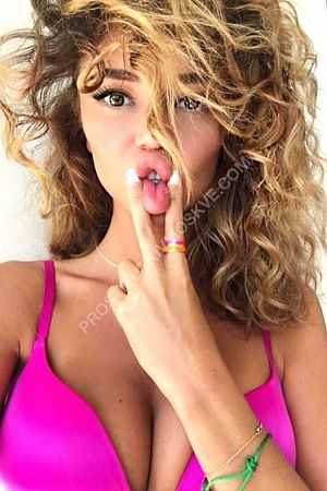 Катя, метро Окружная