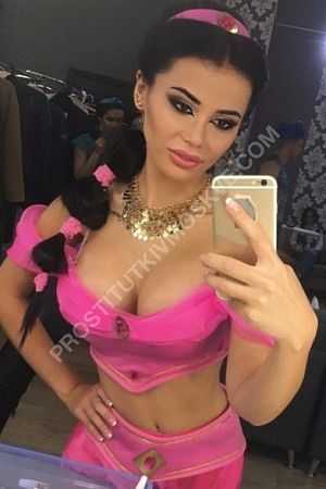 Оля, метро Мякинино