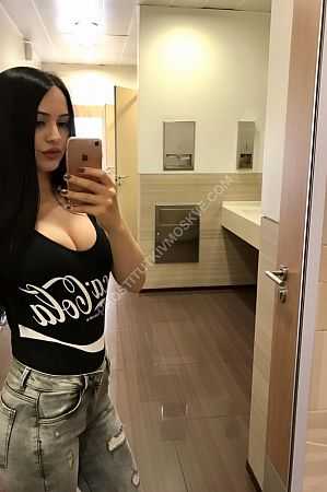 Таня, метро Краснопресненская