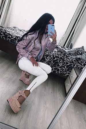 Агата, метро Маяковская