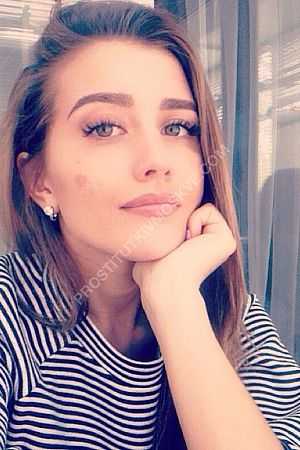 Кристина, метро Парк культуры