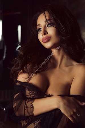 Кира, метро Сокол