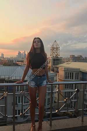 Альбина, метро Театральная