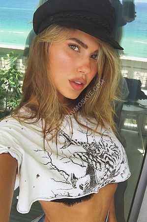 Кира, метро Чкаловская