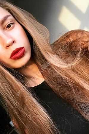 Яна, метро Панфиловская