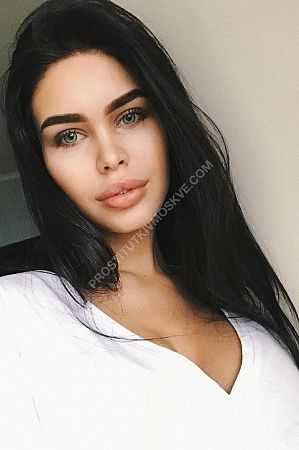 Карина, метро Чистые пруды