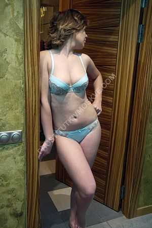 Катя, метро Арбатская