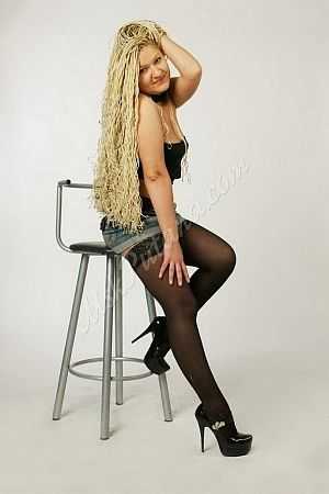 Катя, метро Авиамоторная