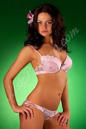 Карина, метро Озёрная