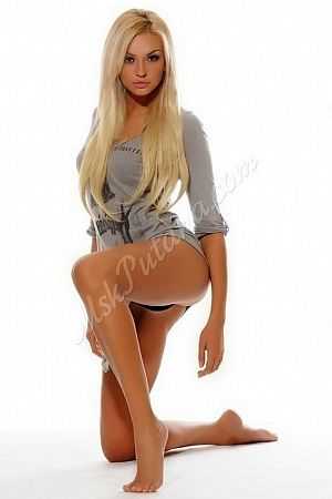 Валя, метро Менделеевская