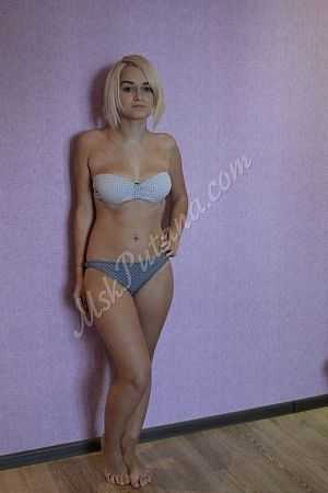 Ева, метро Пионерская