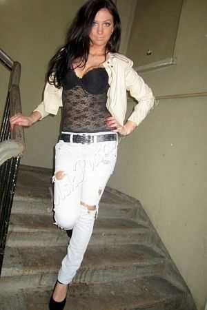 Илона, метро Аннино