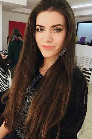 Мая, метро Ленинский проспект