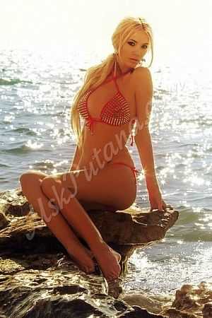 Аля, метро Международная