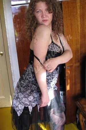 Яна, метро Театральная