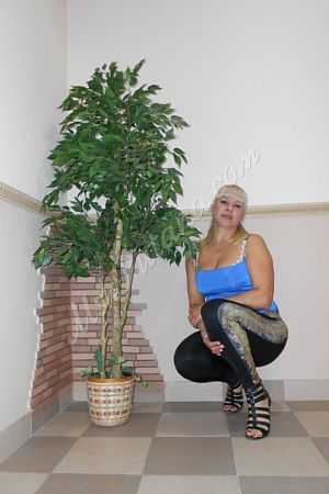 Катя, метро Чкаловская