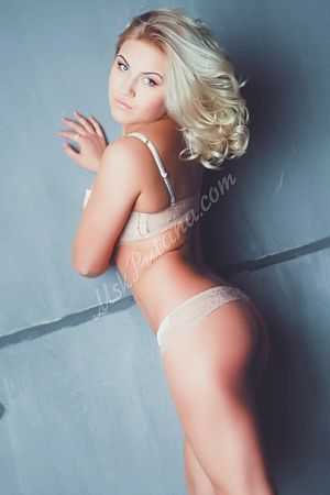 Тамилла, метро Новохохловская