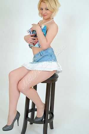 Каролина, метро Царицыно