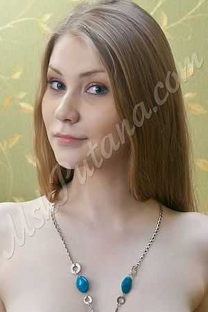 Нина, метро Добрынинская