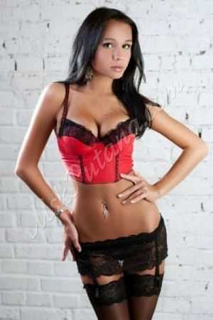 Алина, метро Озёрная