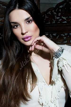 Снежанна, метро Тульская