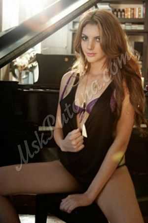 Алена, метро Зорге