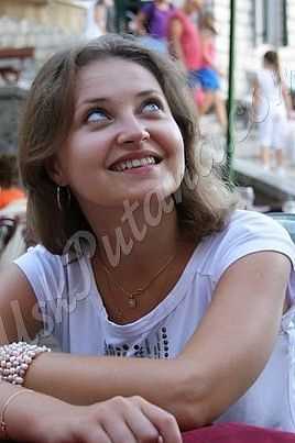 Елена Каптелова, метро Отрадное