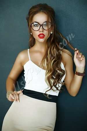 Ангелина, метро Бульвар Адмирала Ушакова