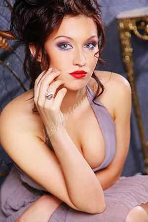 Юля, метро Мякинино