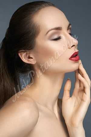 Арина, метро Боровицкая