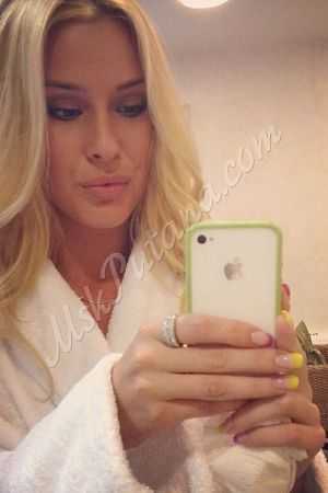 Каролина, метро Достоевская